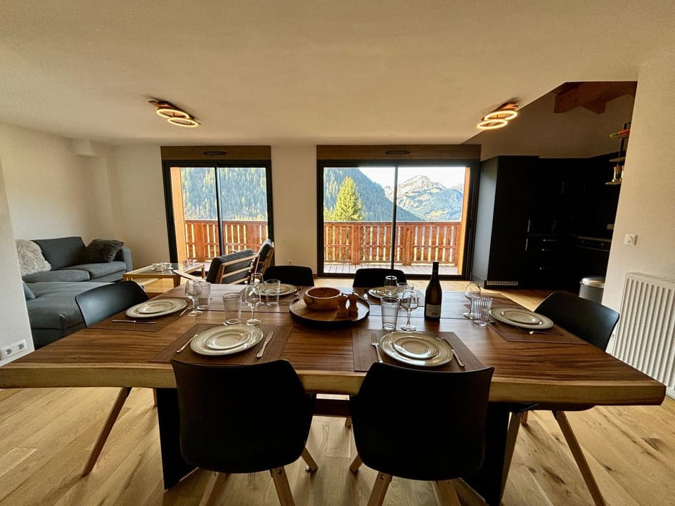Kitchen or kitchenette, Living room, Dining area