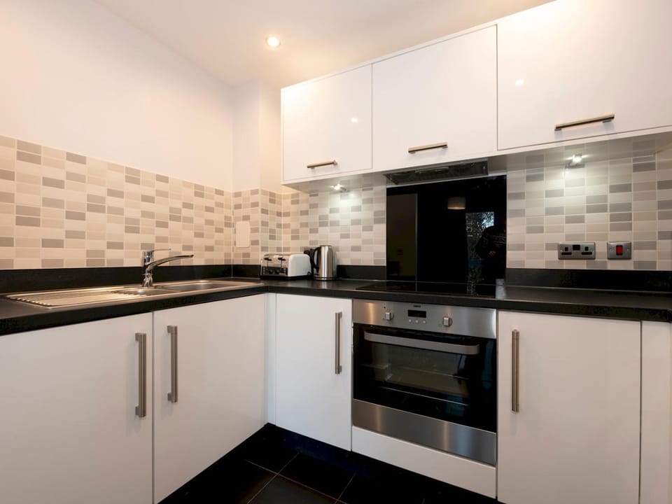 Kitchen or kitchenette, Other, minibar, oven, stove