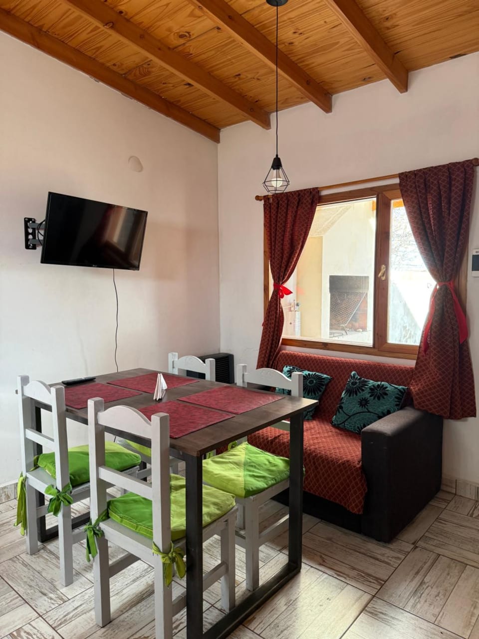 TV and multimedia, Dining area