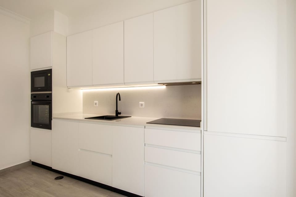 Kitchen or kitchenette, oven, stove