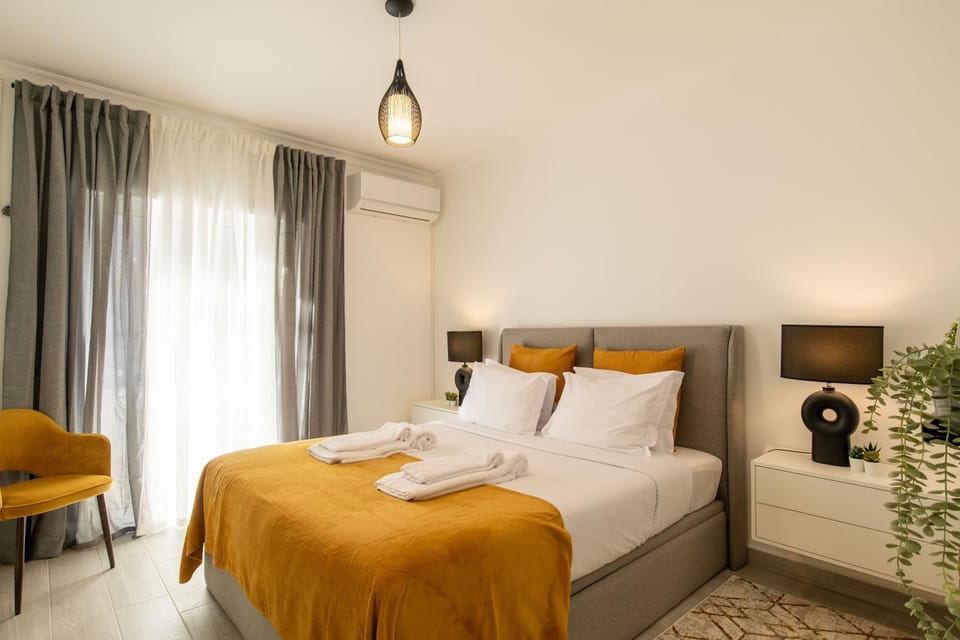 Bed, Photo of the whole room, Bedroom, towels, air conditioner
