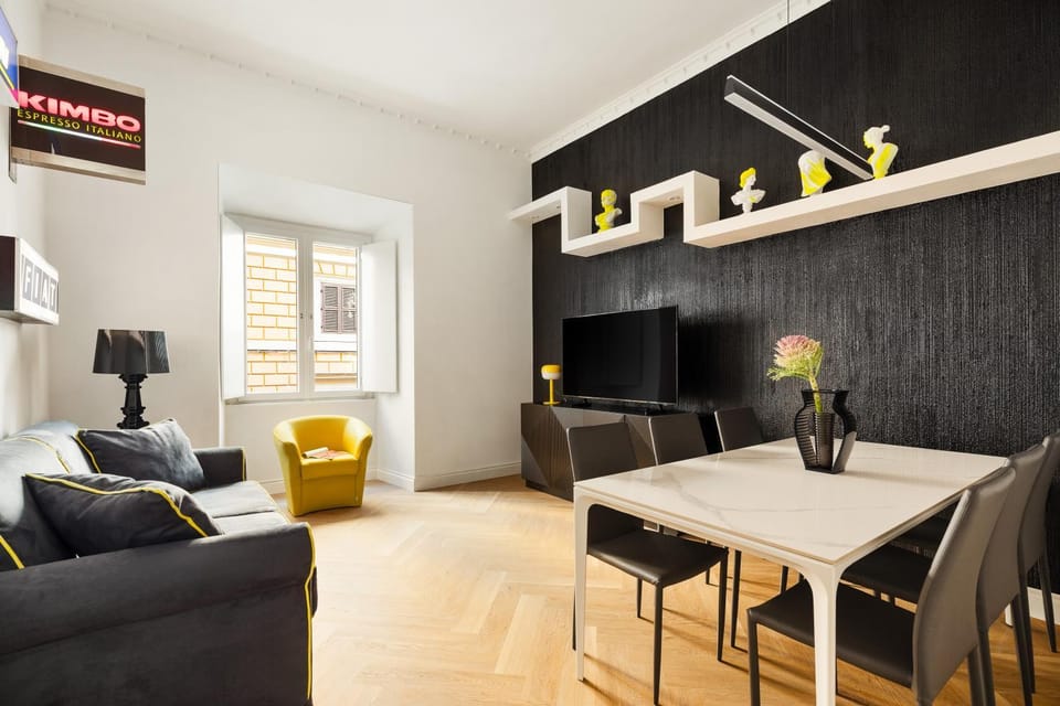 TV and multimedia, Living room, Seating area, Dining area