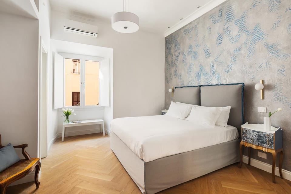 Photo of the whole room, Bedroom