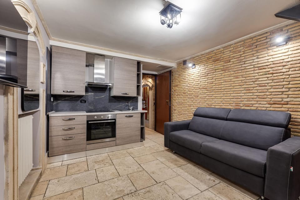 Kitchen or kitchenette, Living room, Seating area, Dining area, minibar, oven, pet friendly, stove