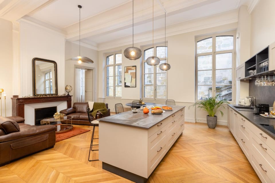 TV and multimedia, Kitchen or kitchenette, Living room