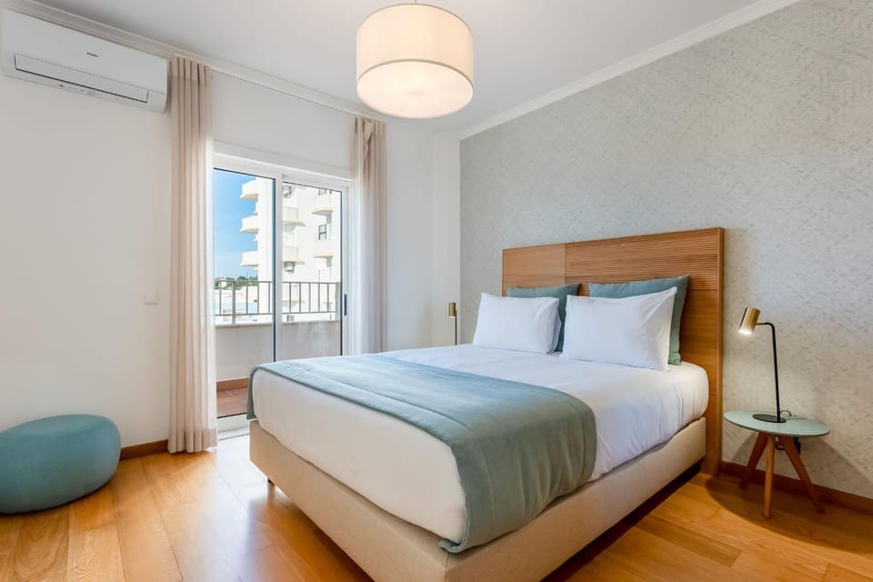 Bed, Bedroom, air conditioner