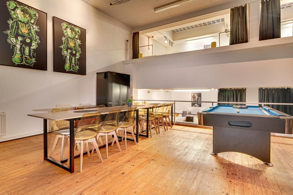 Seating area, Dining area