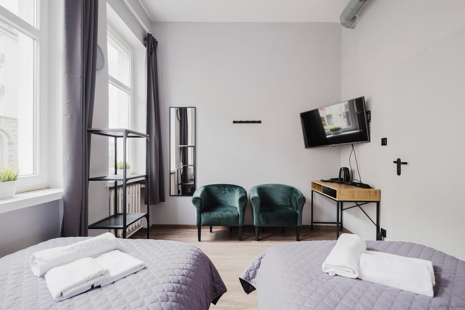 Bed, TV and multimedia, Living room, Photo of the whole room, towels