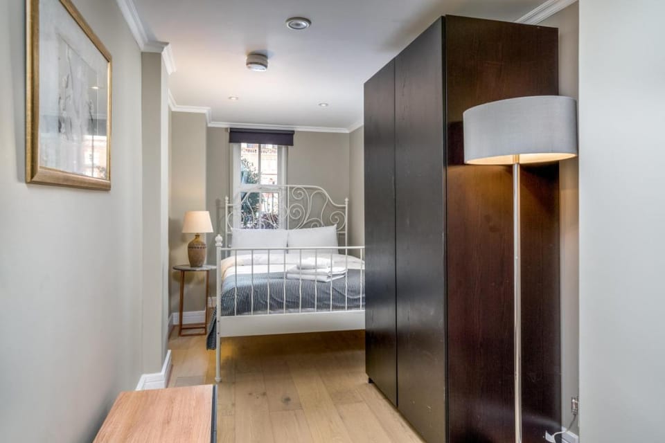 Bed, Photo of the whole room, Bedroom, wardrobe