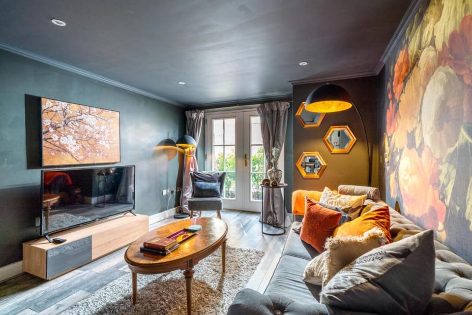 TV and multimedia, Living room, Seating area