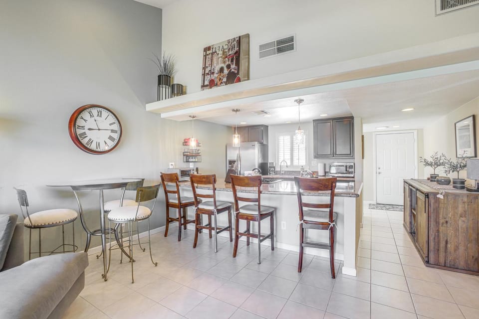 Games, Grill & Golf Course View: Palm Desert Gem! House in Palm Desert