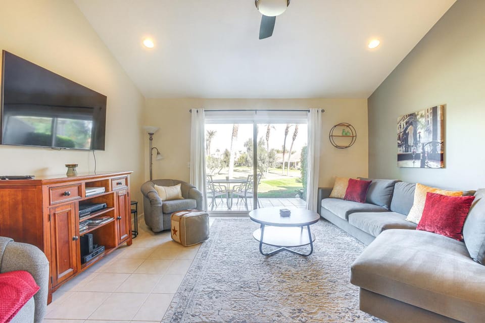 Games, Grill & Golf Course View: Palm Desert Gem! House in Palm Desert