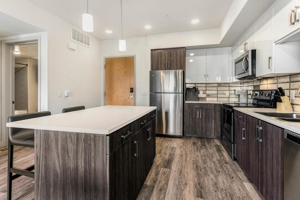 Landing at The Henry Luxury Apartments - 2 Bedrooms in Sanford Apartment in Sanford