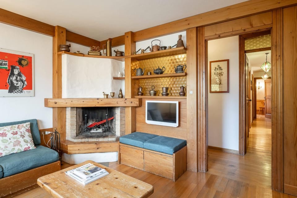 Communal lounge/ TV room, TV and multimedia, Seating area