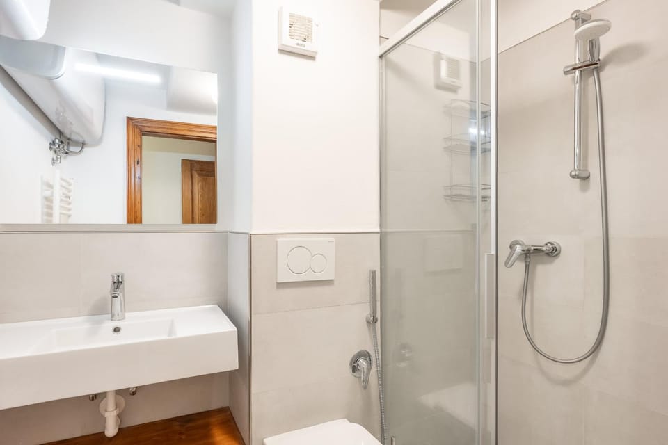 Bathroom, towels