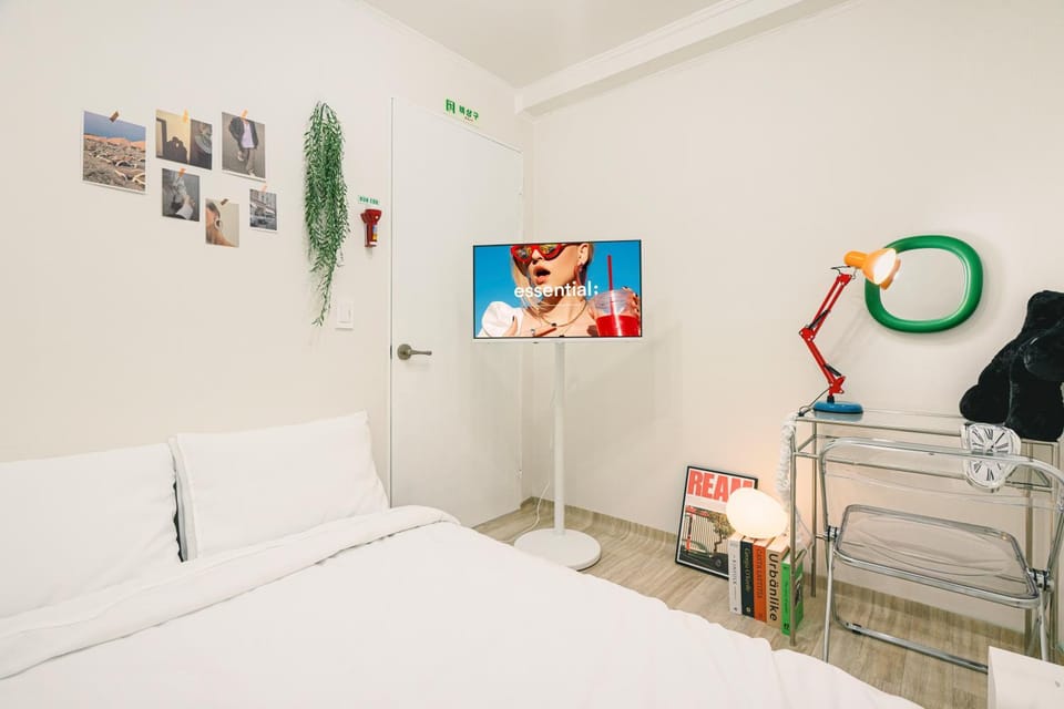 Bed, Area and facilities