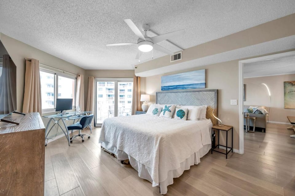 Beach Cottage Condo 1311 House in Redington Shores