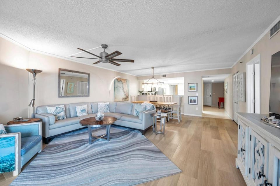 Beach Cottage Condo 1311 House in Redington Shores