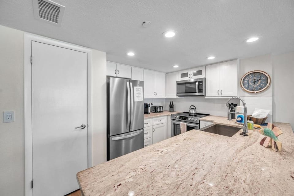Incredible Gulf Views in this Updated 1 bedroom Condo House in Indian Shores