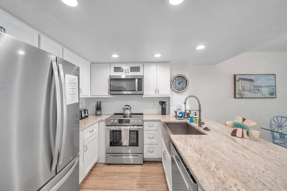 Incredible Gulf Views in this Updated 1 bedroom Condo House in Indian Shores