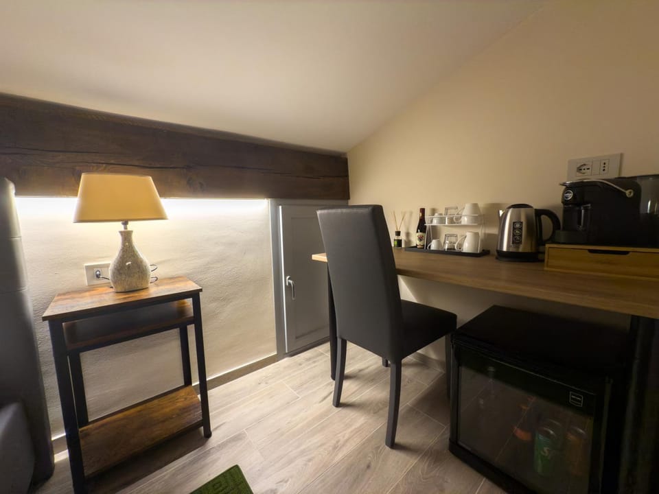 Coffee/tea facilities, minibar