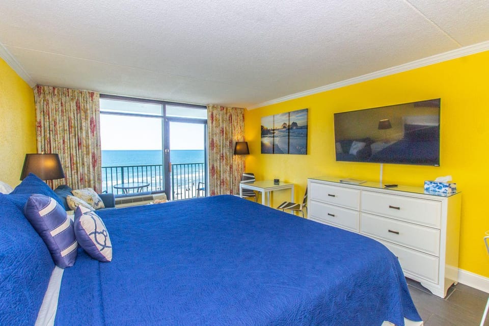 Oceanfront Studio-Modern & Fun-Sand Dunes 2740 House in Myrtle Beach