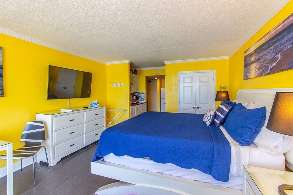 Oceanfront Studio-Modern & Fun-Sand Dunes 2740 House in Myrtle Beach