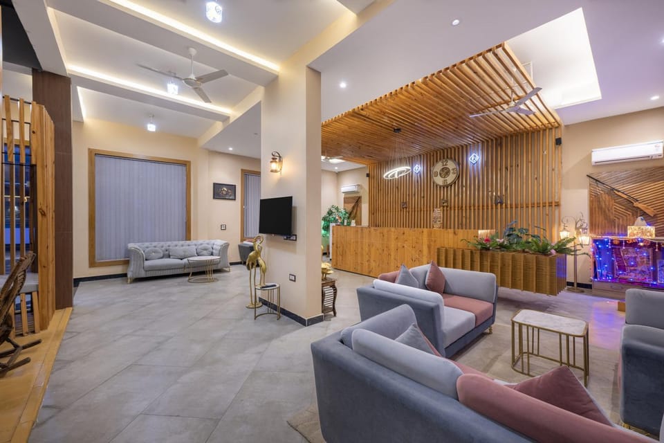 TV and multimedia, Lobby or reception, Seating area