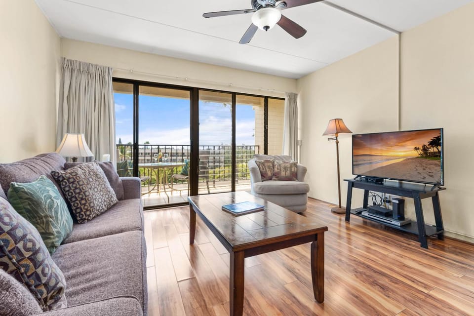 Balcony/Terrace, Living room, Seating area, furniture