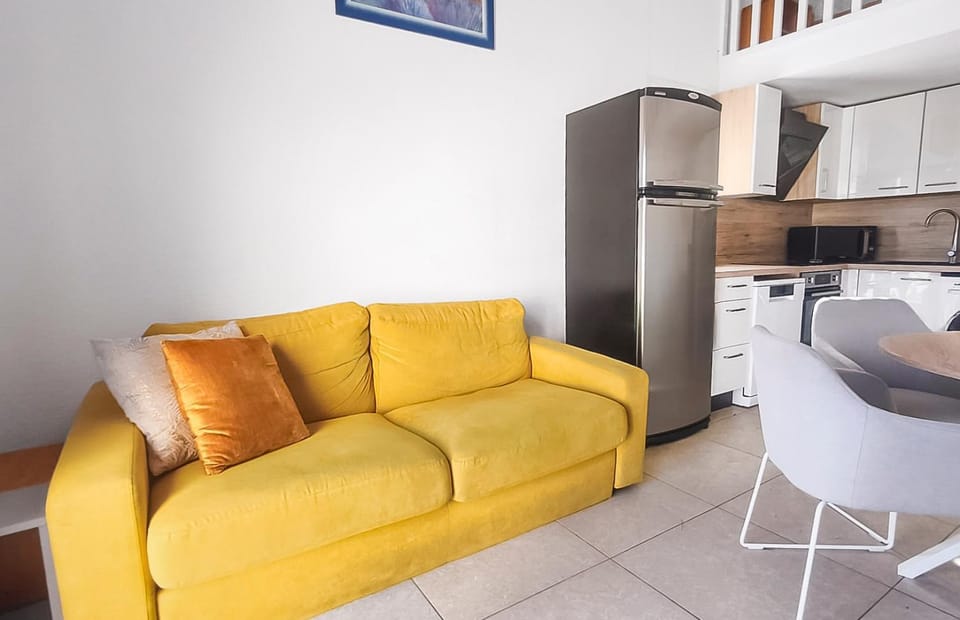 Vue Mer, Piscine, Terrasse Privée et Clim Apartment in Cavalaire-sur-Mer