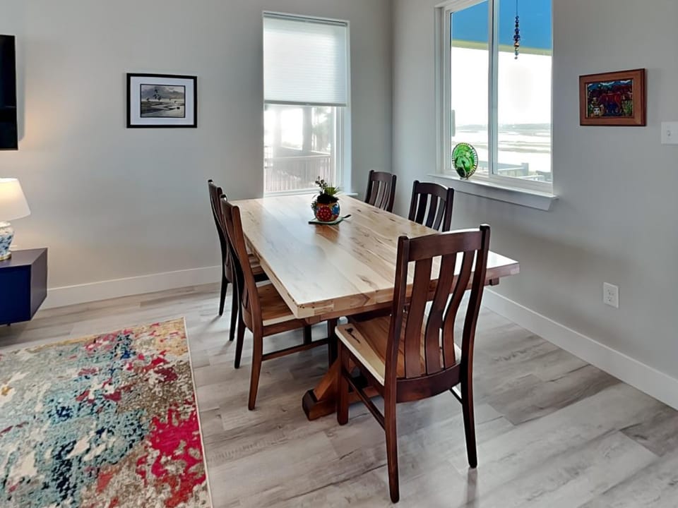 Dining area, furniture