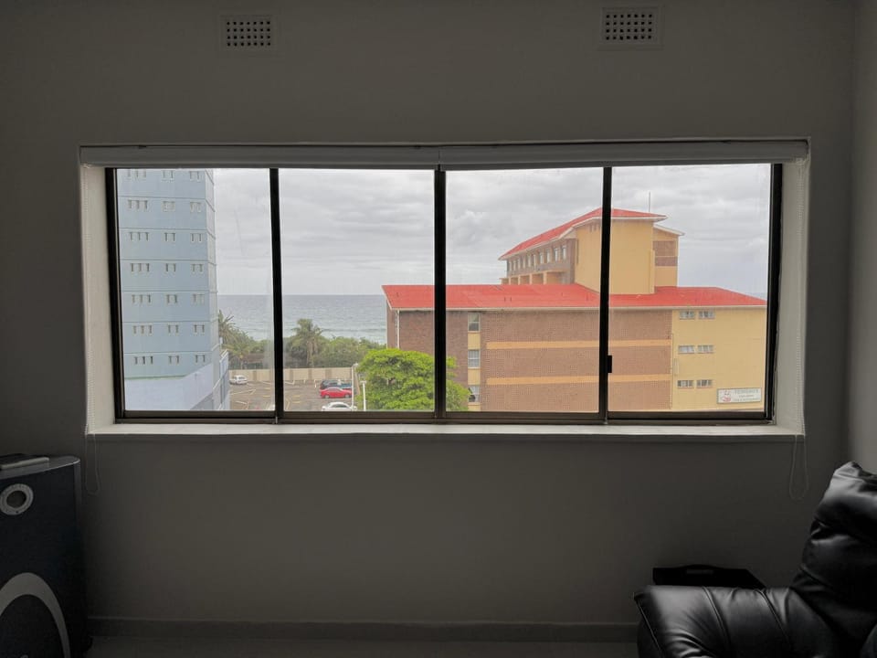 View (from property/room), Sea view, Street view