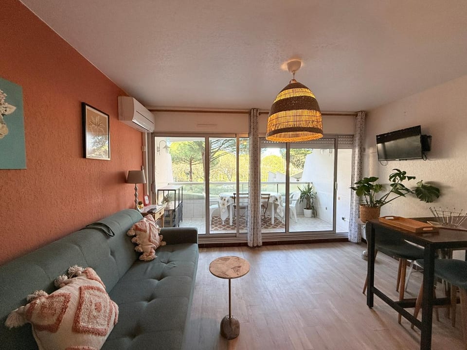 Living room, Dining area, Beach, Beach