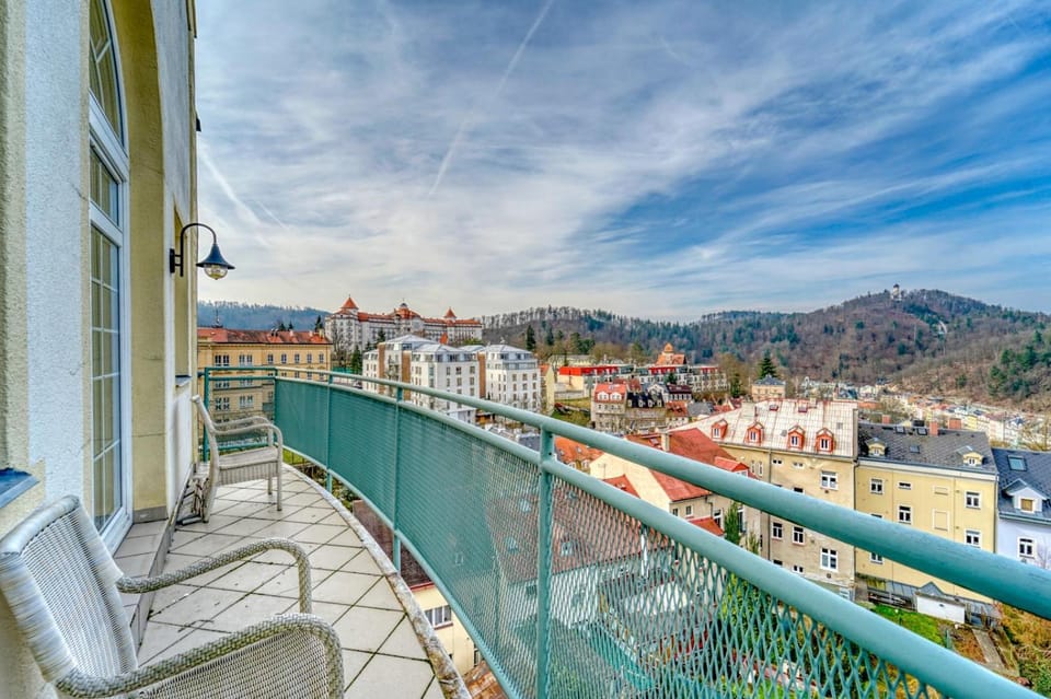Balcony/Terrace, City view