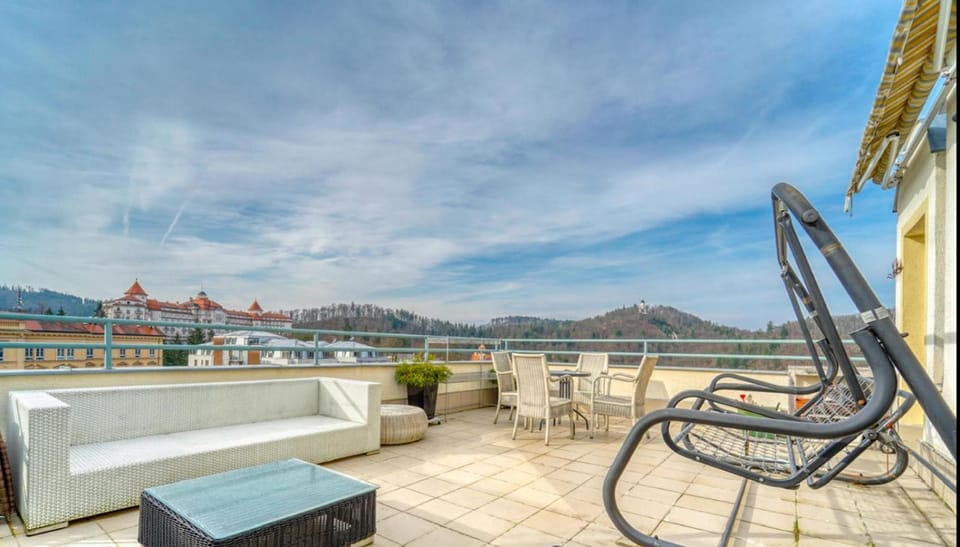 Patio, Natural landscape, Balcony/Terrace, Balcony/Terrace, Seating area, Mountain view, sunbed