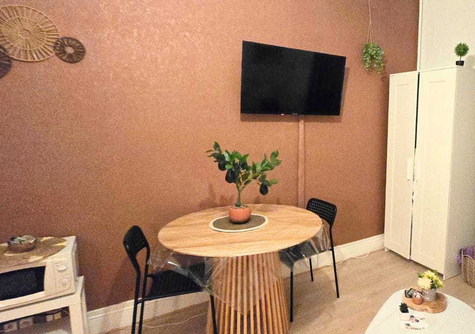 TV and multimedia, Dining area