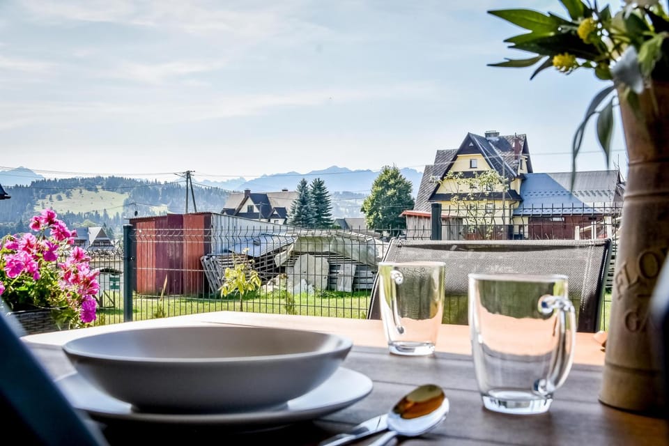 Balcony/Terrace, Mountain view