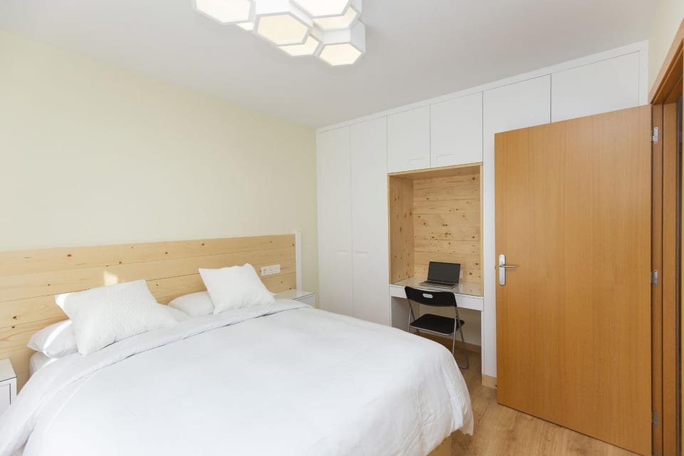 Bed, Bedroom