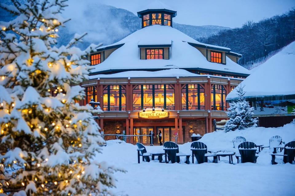 147 Studio Spruce Peak Lodge at Stowe Mt Resort Sleeps 4 Apartment in Stowe