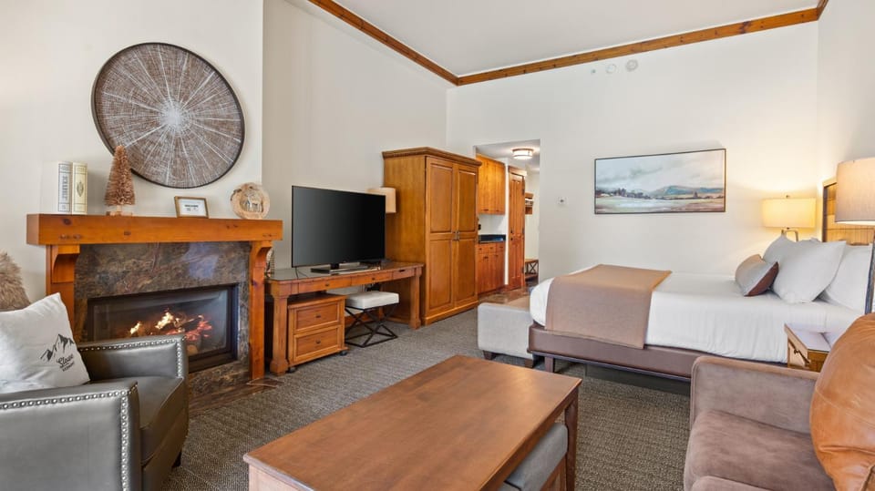 147 Studio Spruce Peak Lodge at Stowe Mt Resort Sleeps 4 Apartment in Stowe