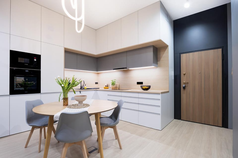 Coffee/tea facilities, Kitchen or kitchenette, Food and drinks, Dining area, oven, stove