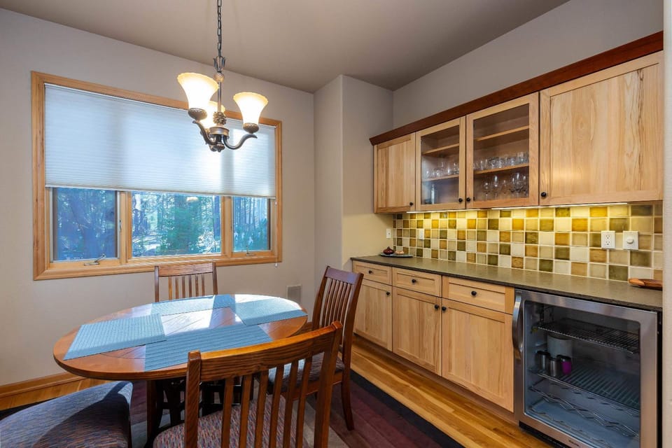 Sunriver Riverfront Escape Spacious 4 Bedroom Home with River Access and Pet-Friendly Features House in Three Rivers