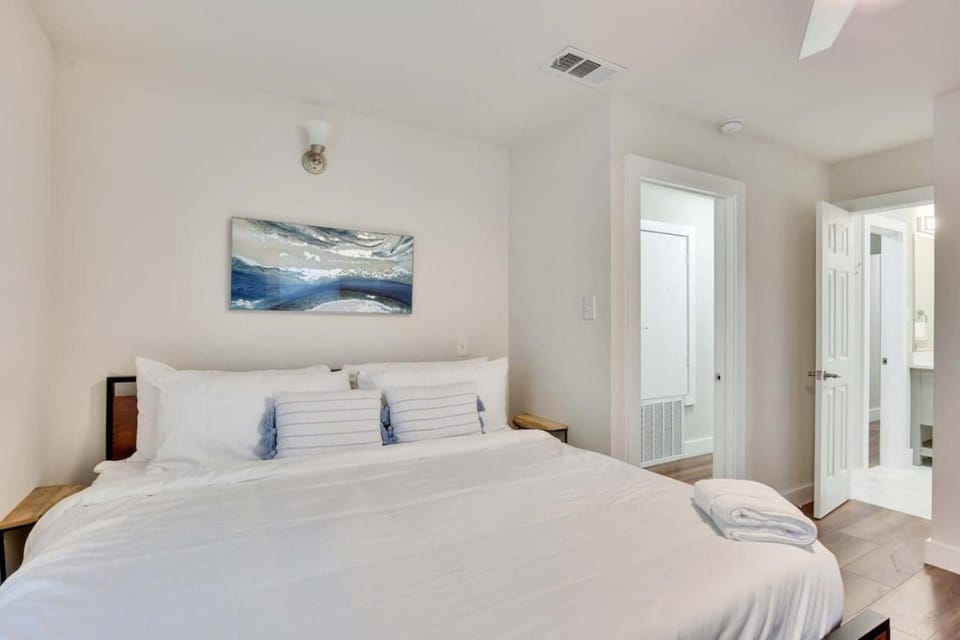 Central Austin 6 Bedroom Gem House in Austin