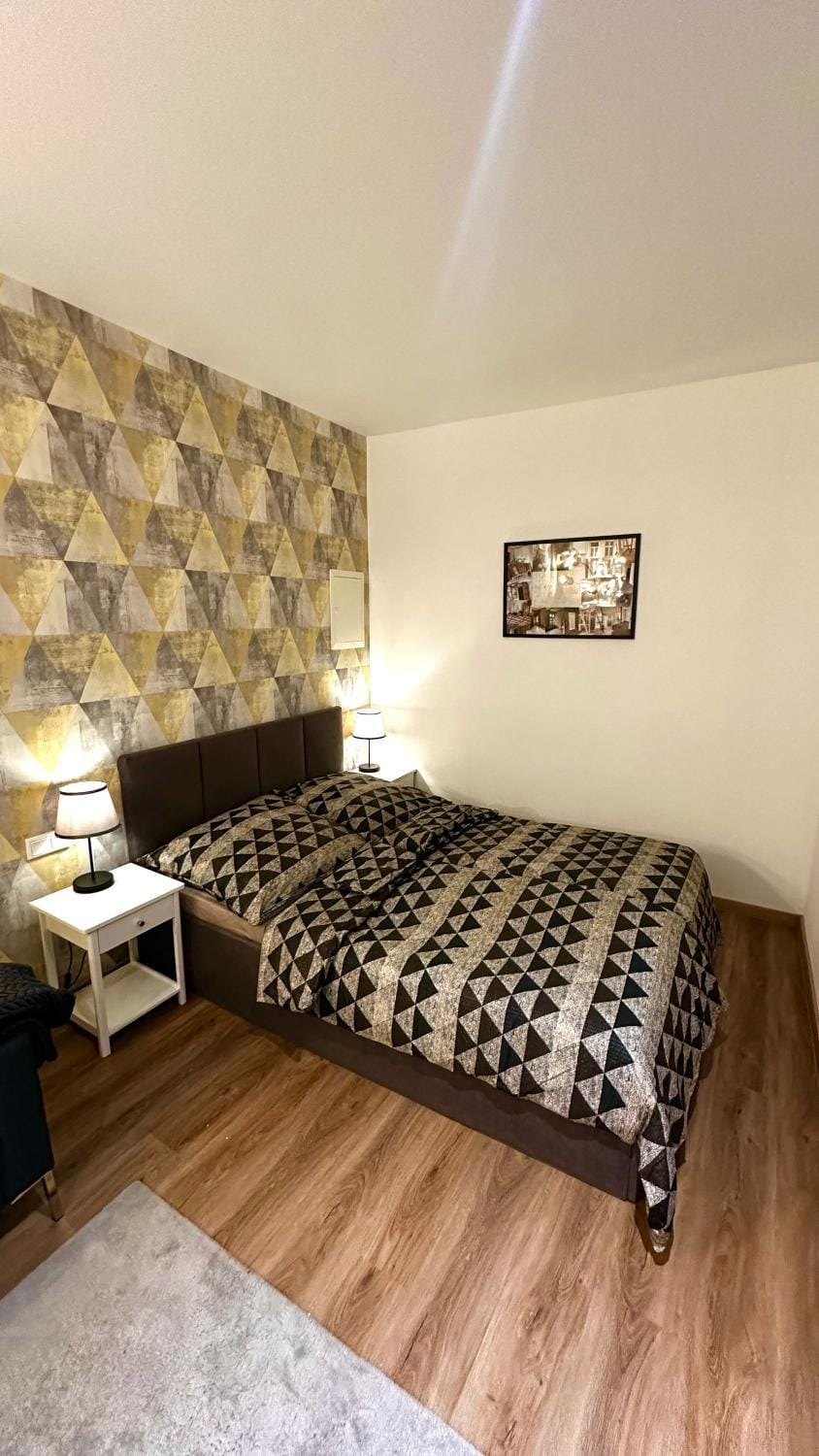 Bed, Photo of the whole room, Seating area, Bedroom, Text overlay, cot, furniture, internet