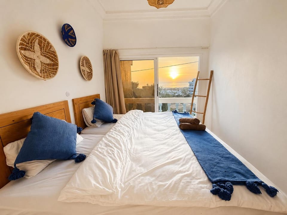 Bed, Photo of the whole room, Bedroom, Sea view, towels