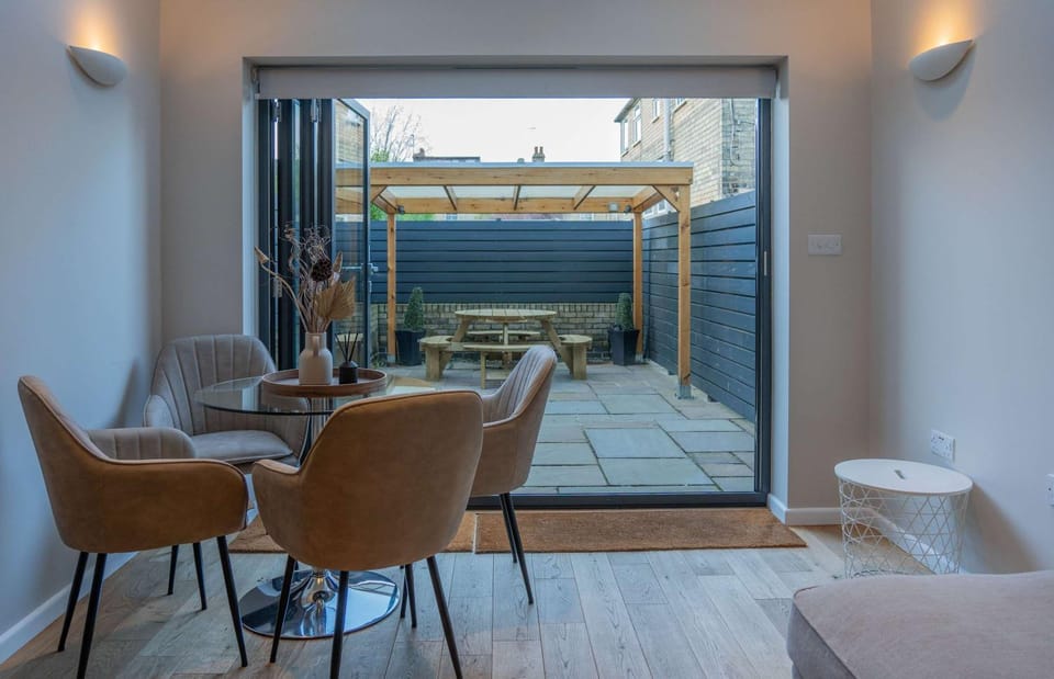 Fabulous 2 Bedroom Home House in Cambridge