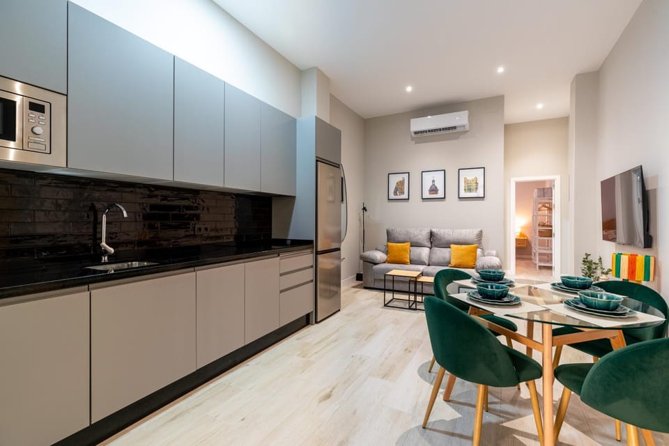 TV and multimedia, Kitchen or kitchenette, Seating area, Dining area, air conditioner
