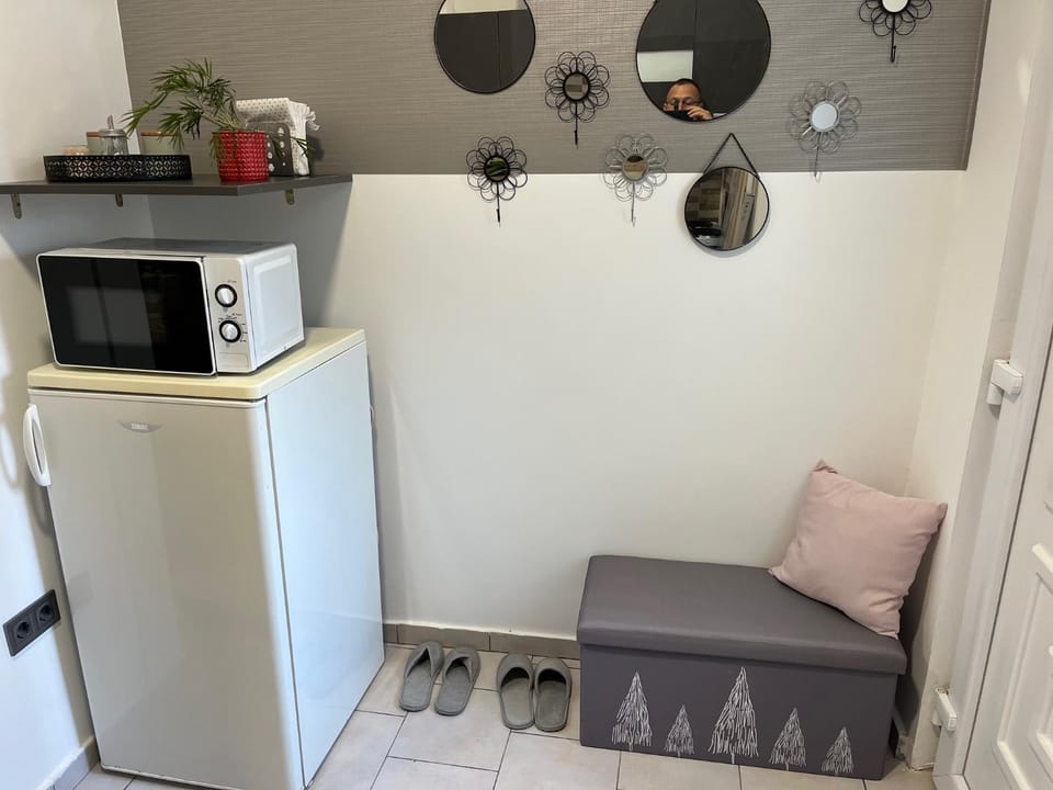 Cozy apartment close to M0 way Apartment in Budapest