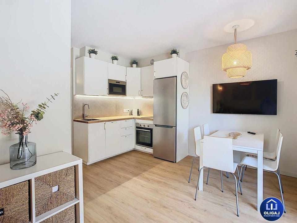 Can Alfredo, Apartamento Cala en Bosch con piscina, terraza y jardín privado Apartment in Cala en Bosc