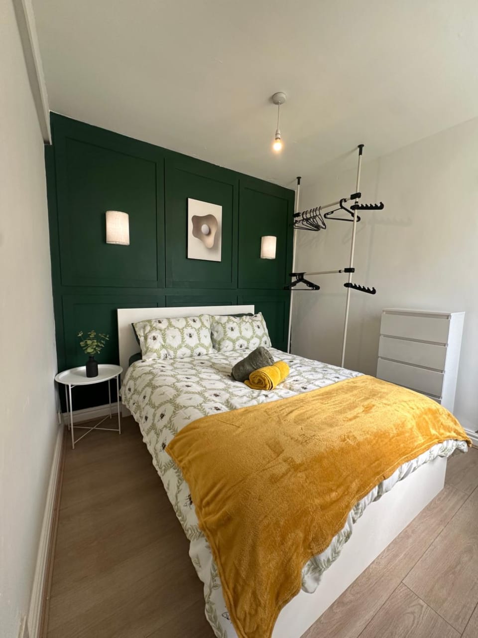 Beautiful Bungalow Awaits Your Short Term Stay Apartment in Manchester